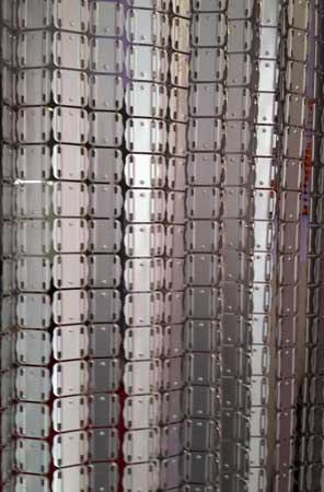 Metal curtain with square plates - detail